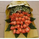 鲜花:多头白香水百合3枝，情人草间插，紫色手柔纸圆形包装