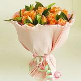 黄玫瑰:大量扶朗花，间插百合，泰国兰，黄菊，绿叶等1.7-1.8米三层花篮一个