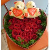 鲜花:粉玫瑰99枝，水晶草，卷边纸经典包装