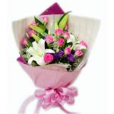 鲜花:16枝各色康乃馨+3枝黄色洲菊+2枝天堂鸟+配草，手提花篮一个