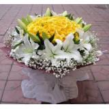 鲜花:粉玫瑰99枝，水晶草，卷边纸经典包装