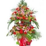 花篮:白色玫瑰365枝，绿叶外围，手揉纸高档包装