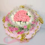 鲜花:1支多头白色香水百合，2支多头粉色香水百合，8支红色康乃馨，8支粉色康乃馨加配叶，绿叶间插手提花篮