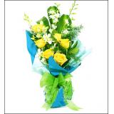 鲜花:黄菊，扶朗，小金白，玫瑰，百合，红掌等多种花材组合成1.7米左右多层花架