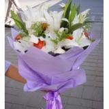 鲜花:粉玫瑰99枝，水晶草，卷边纸经典包装