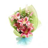 鲜花:红玫瑰22枝,外围适量黄莺，白色网纱,粉色丝带束扎